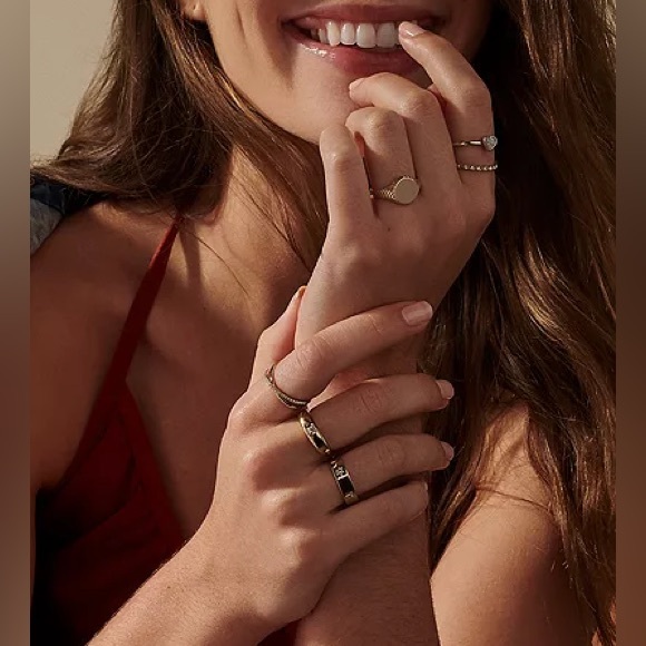 Fossil Sadie Shine Bright Gold-Tone Stainless Steel Band Ring size 8 - Picture 3 of 6